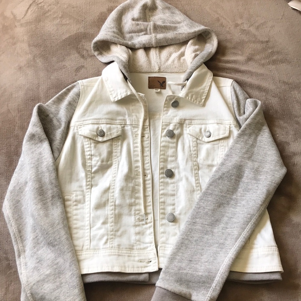 American Eagle White denim/hoodie jean jacket